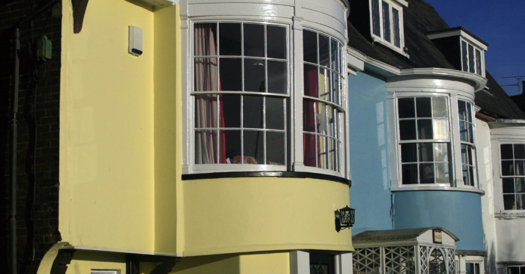 What Are the Benefits of Installing Blind Screens in Your Essex Home?